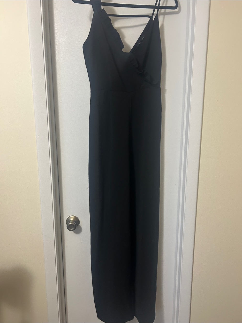 Classic Black V-Neck Spaghetti Strap jumpsuit